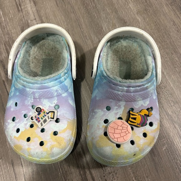 Crocs Tie Dye Colorful Kids Clogs - Picture 5 of 5